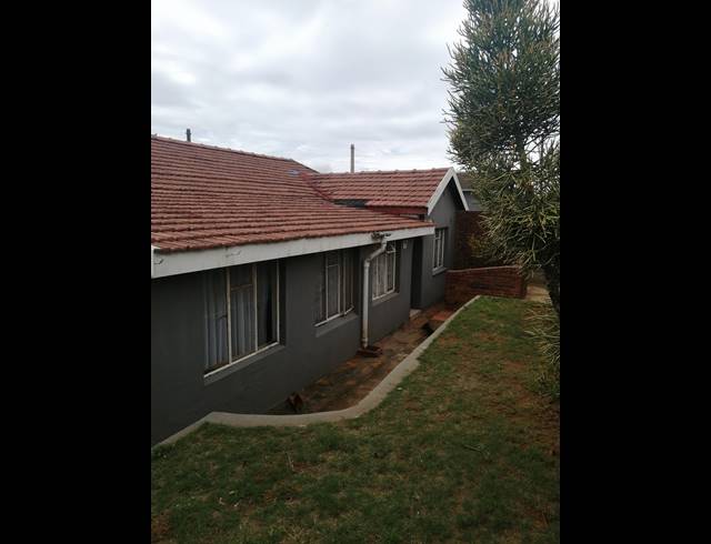 4 BEDROOM HOUSE FOR SALE IN AUSTERVILLE